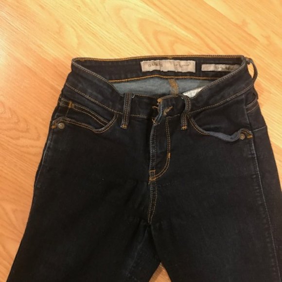 Guess Jeans - Picture 2 of 10